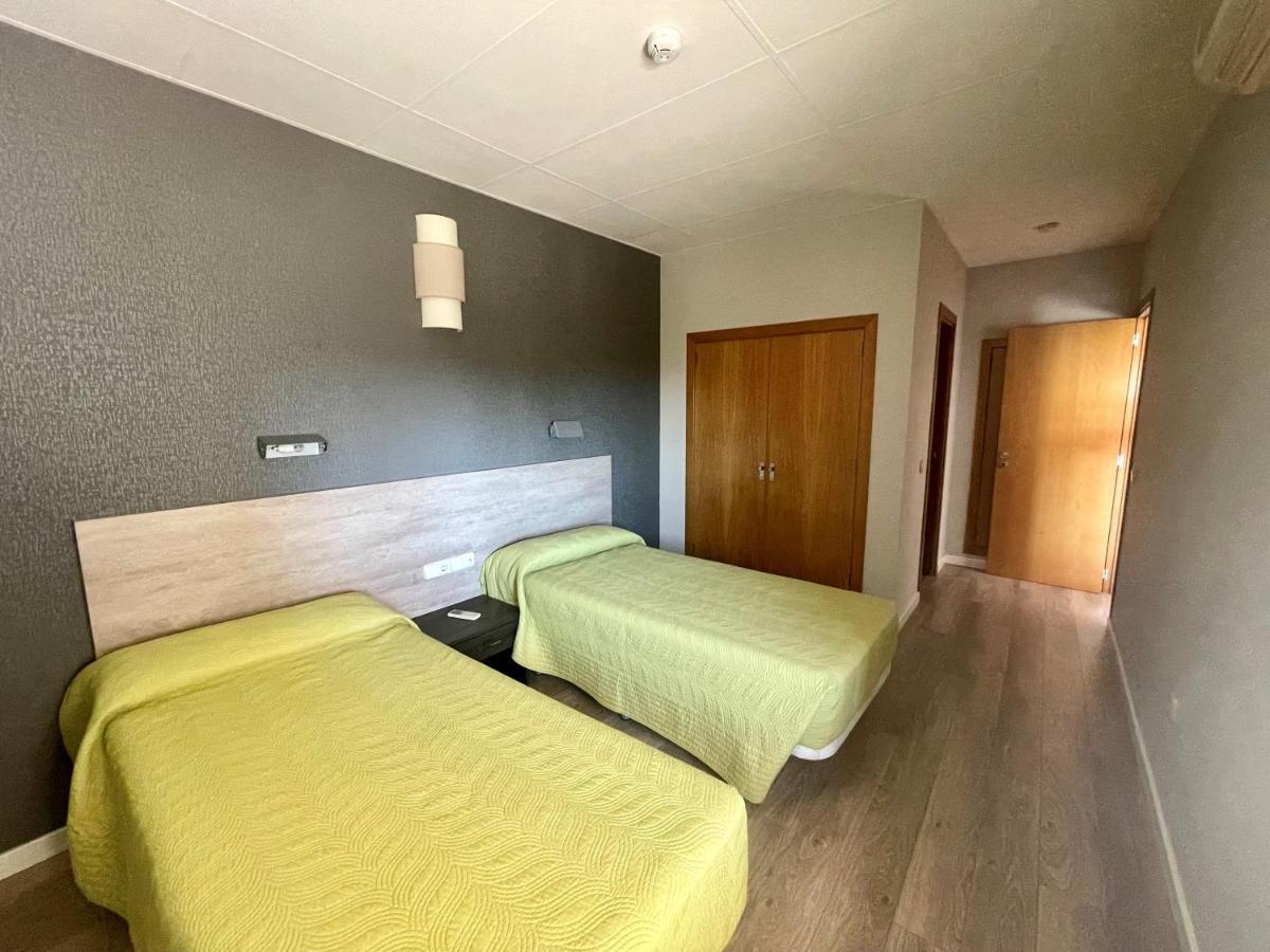 Costablanca Explore Hostel Sports & Events La Mariña エクステリア 写真