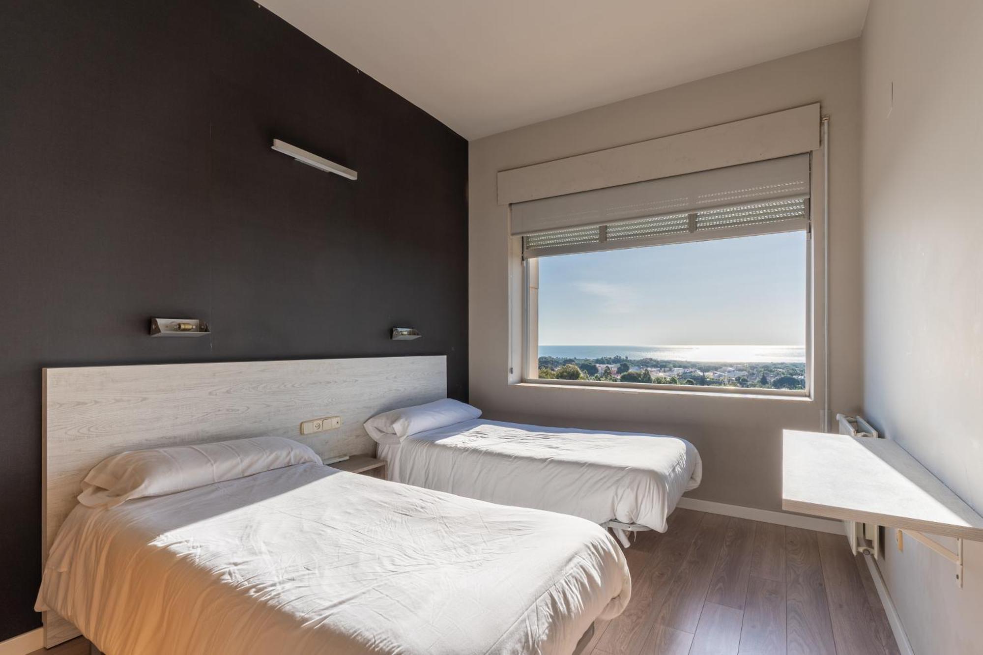Costablanca Explore Hostel Sports & Events La Mariña エクステリア 写真