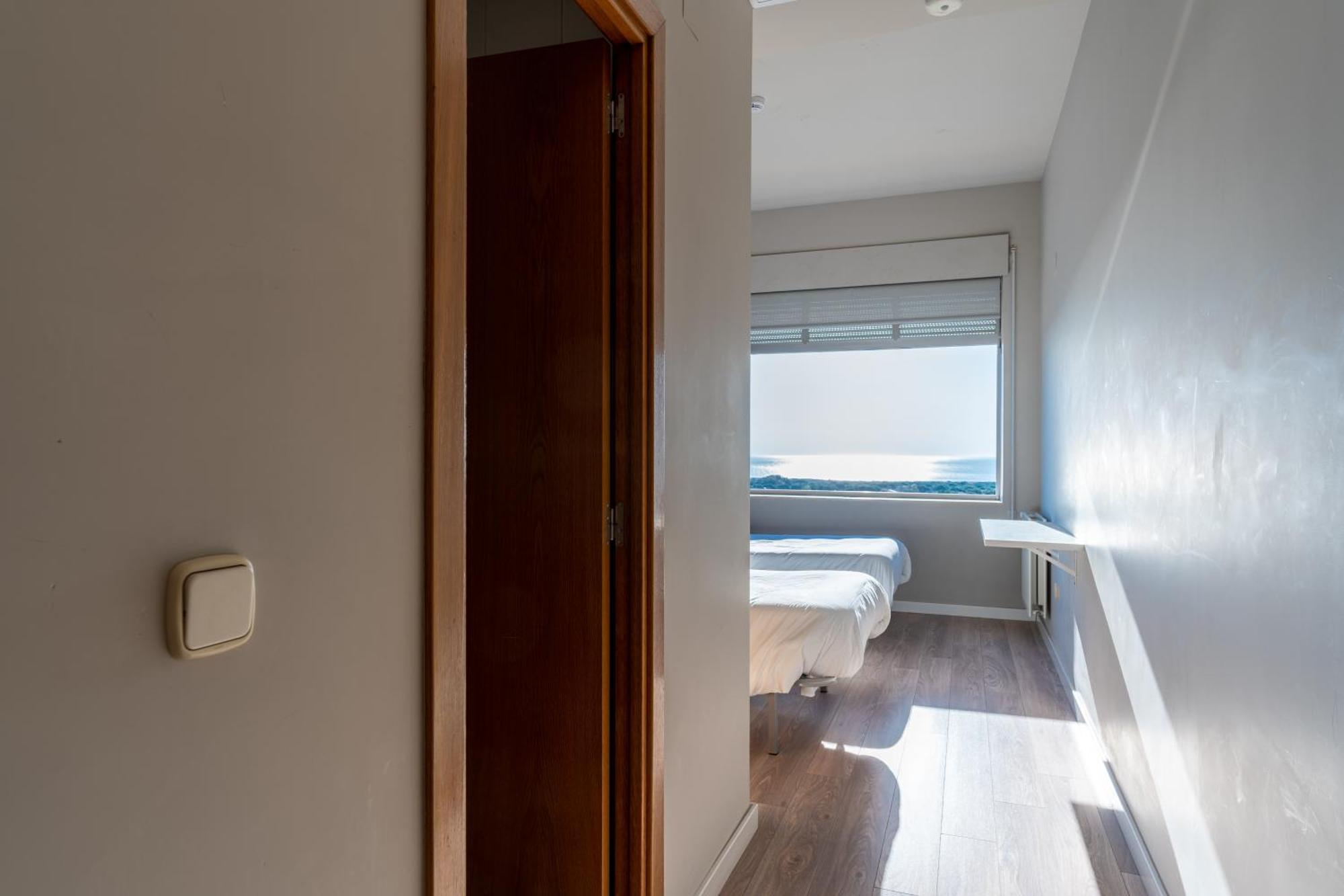 Costablanca Explore Hostel Sports & Events La Mariña エクステリア 写真