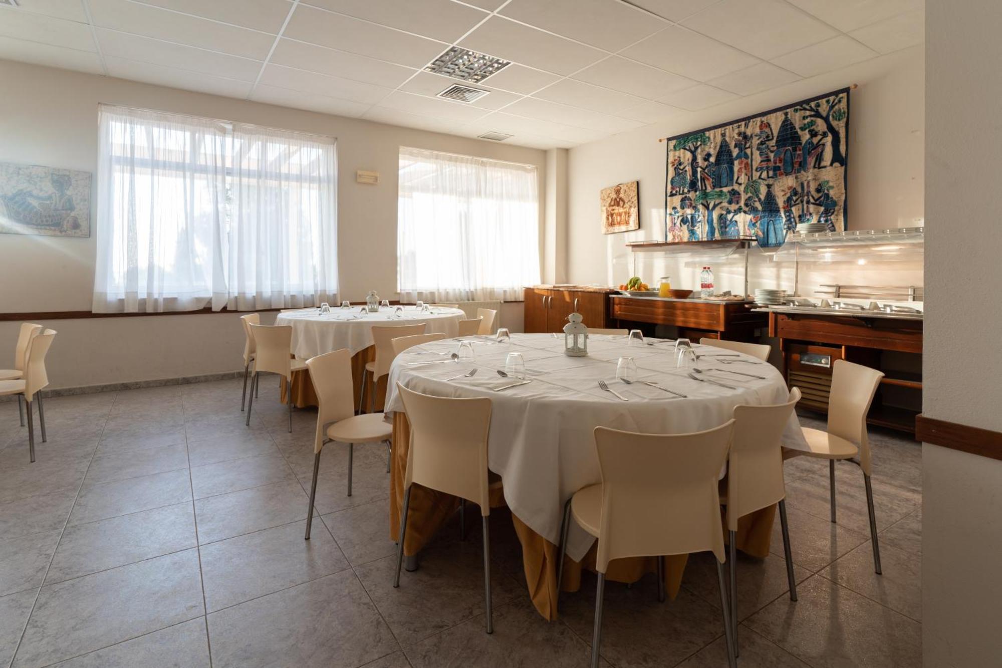 Costablanca Explore Hostel Sports & Events La Mariña エクステリア 写真