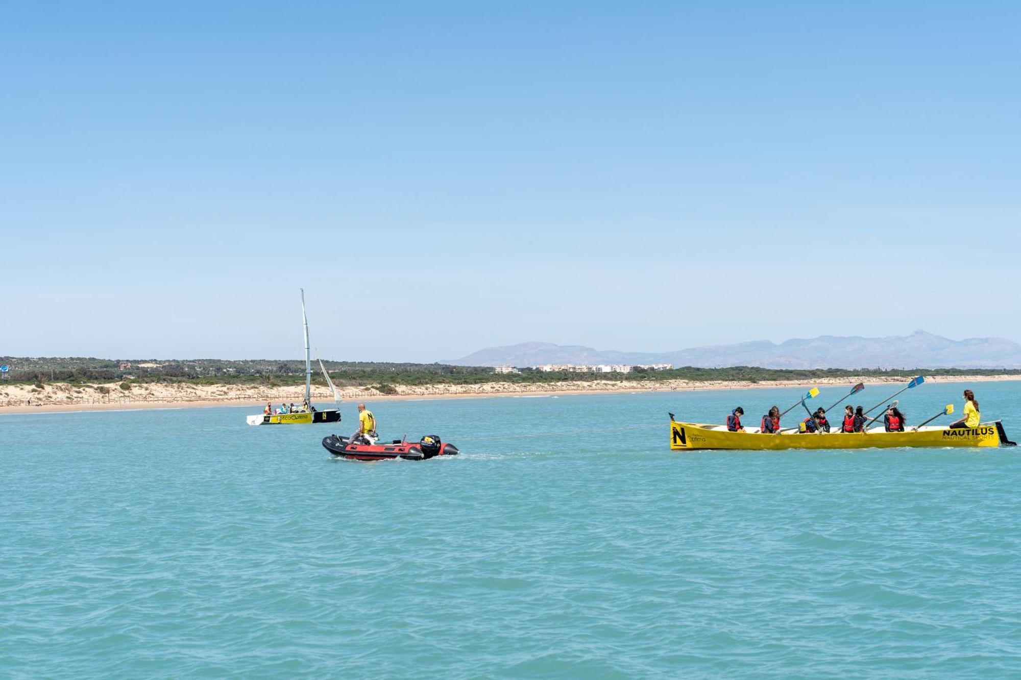 Costablanca Explore Hostel Sports & Events La Mariña エクステリア 写真