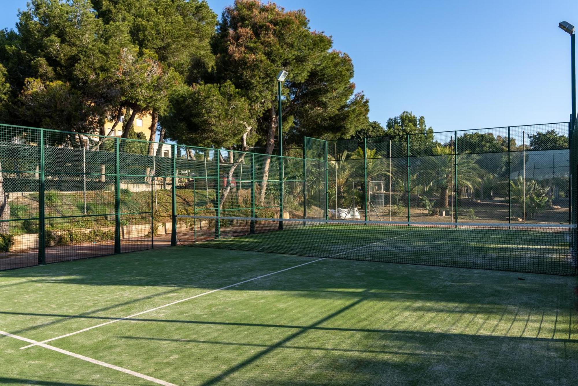 Costablanca Explore Hostel Sports & Events La Mariña エクステリア 写真