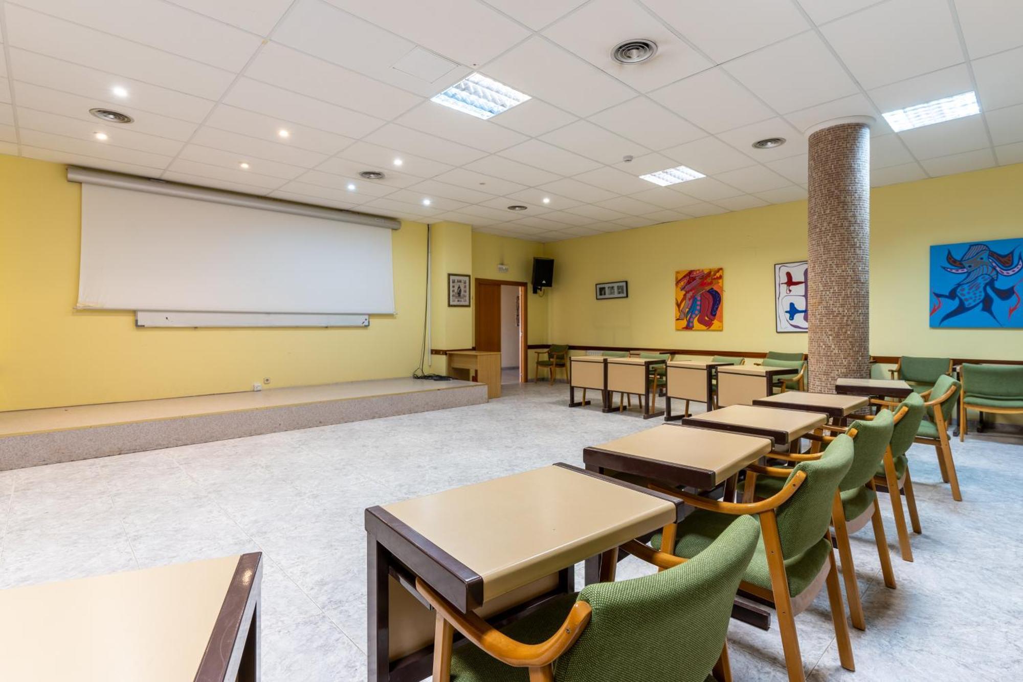 Costablanca Explore Hostel Sports & Events La Mariña エクステリア 写真