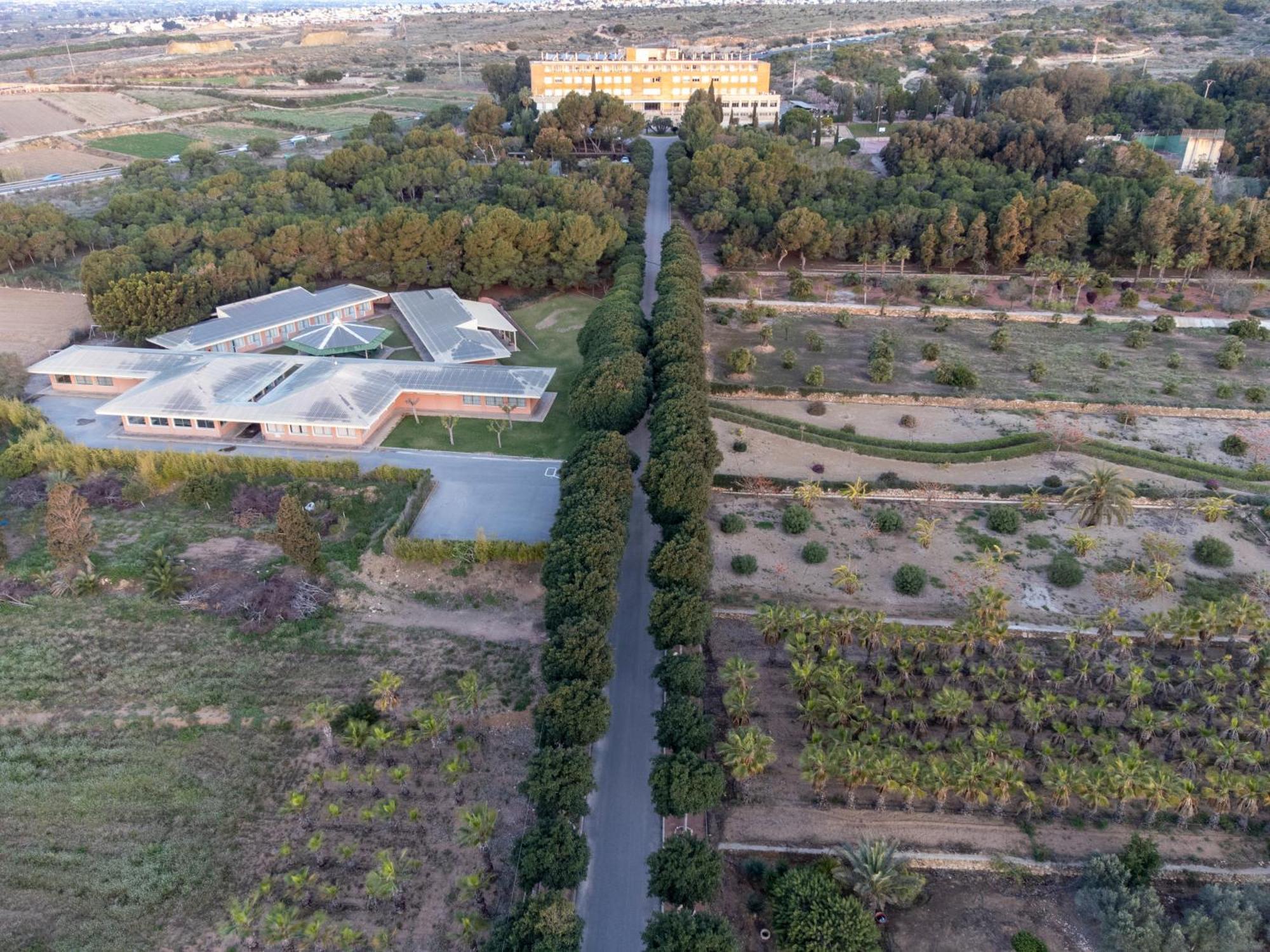 Costablanca Explore Hostel Sports & Events La Mariña エクステリア 写真
