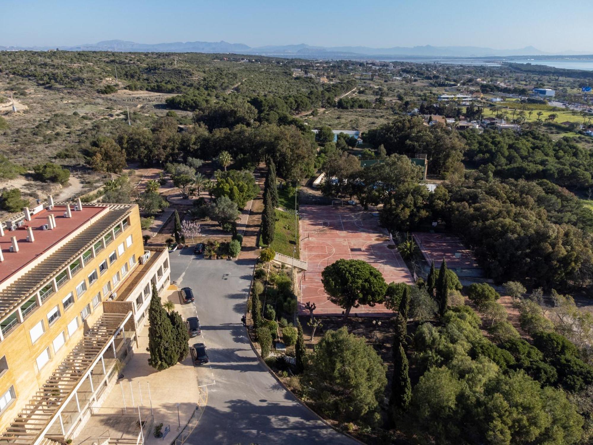Costablanca Explore Hostel Sports & Events La Mariña エクステリア 写真